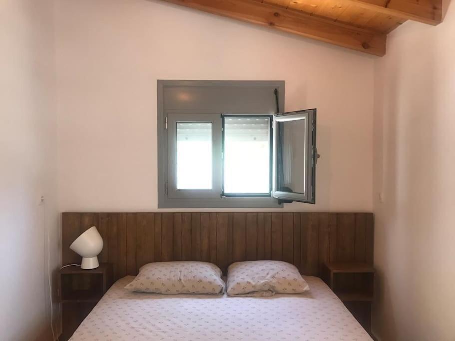 Πέτρινη Κατοικία Στην Αίγινα - Stone House In Aigina Khloi Eksteriør bilde